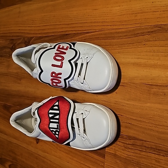Gently worn Gucci sneakers - Picture 1 of 3